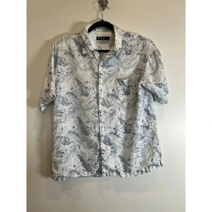 Cremieux Blue and White Leaf Print Hawaiian Short Sleeve Shirt Size Medium